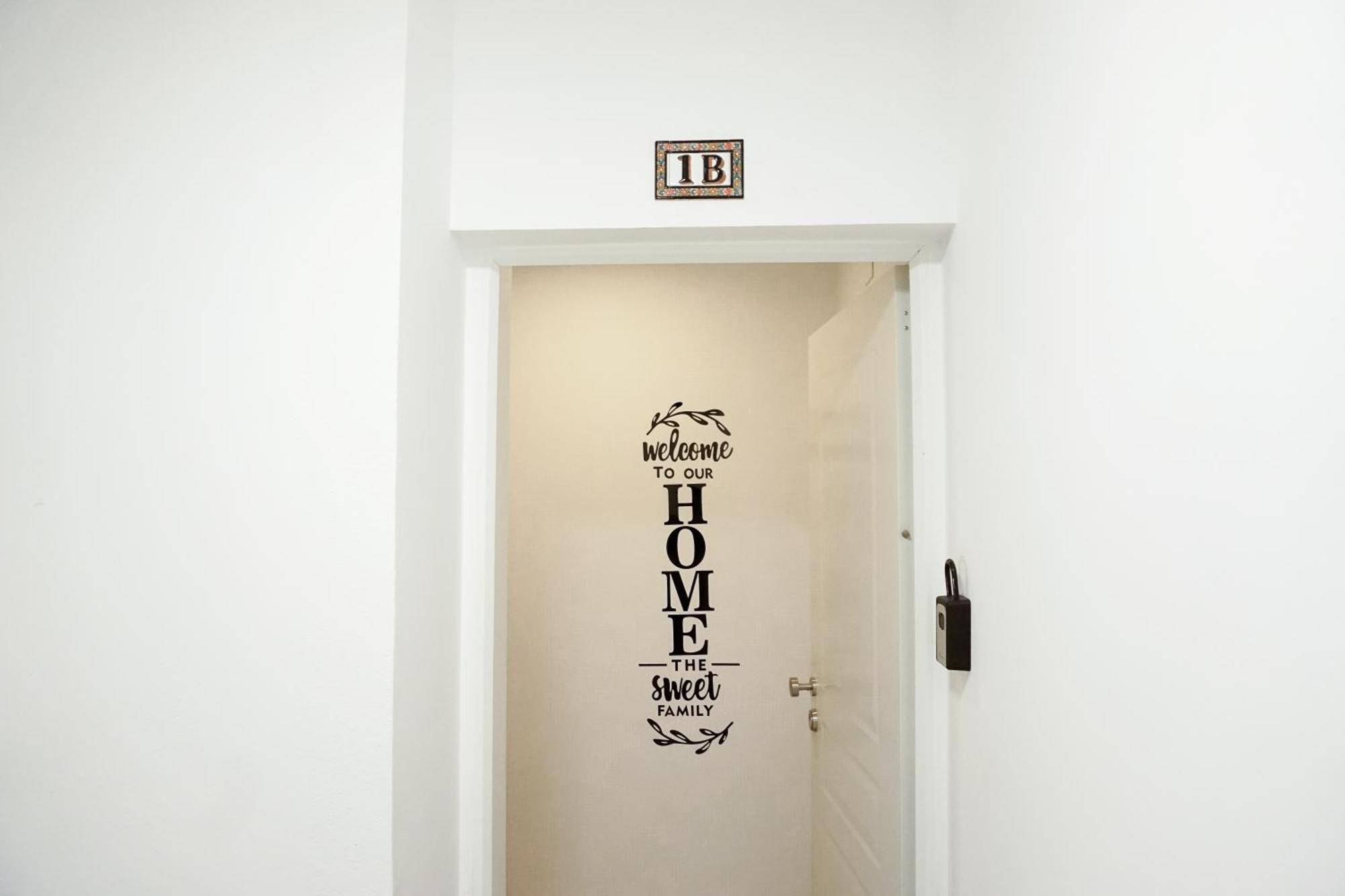 Martina I Apartment Малага Екстериор снимка