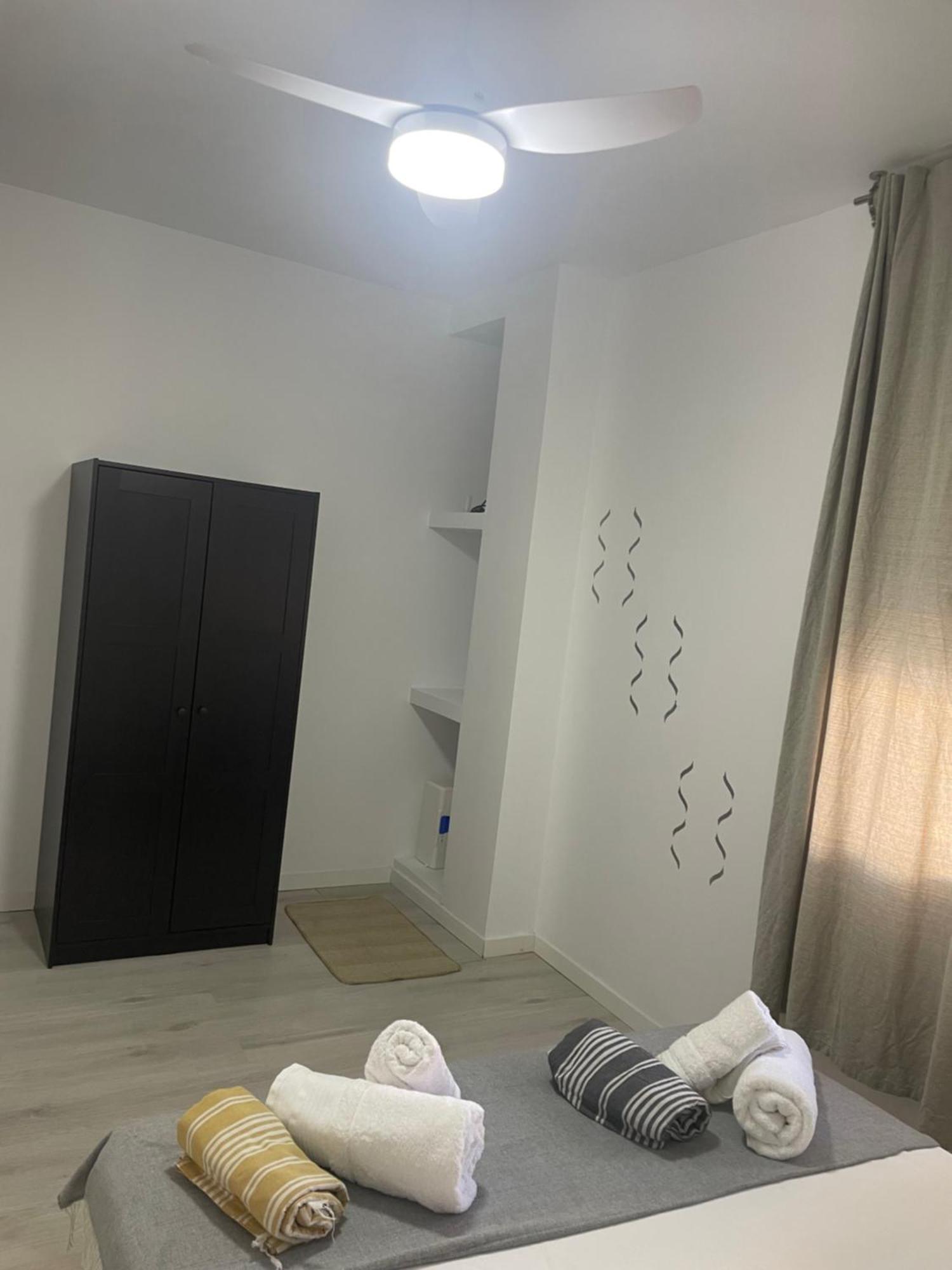 Martina I Apartment Малага Екстериор снимка